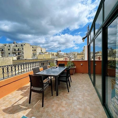 Fantastic 3 Bedroom Duplex Penthouse With Terrace Сліма Екстер'єр фото