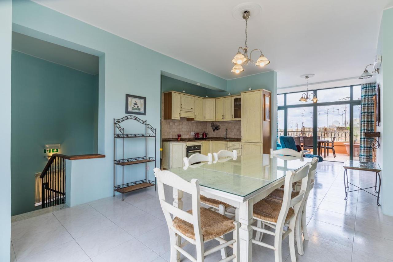 Fantastic 3 Bedroom Duplex Penthouse With Terrace Сліма Екстер'єр фото